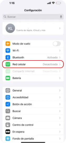 2. Dentro de Configuración, buscar y seleccionar la opción “ Red celular“.