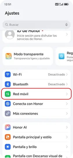 2. Dentro de Ajustes, buscar y seleccionar la opción “Red móvil”.