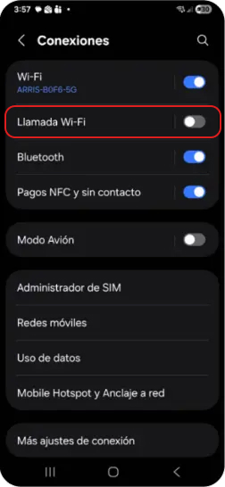 2. Entra en Conexiones. Toca Llamadas por Wi-Fi.